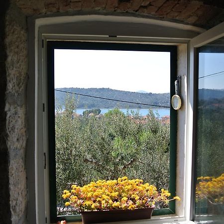 Kaprije Mistral Apartment Екстер'єр фото