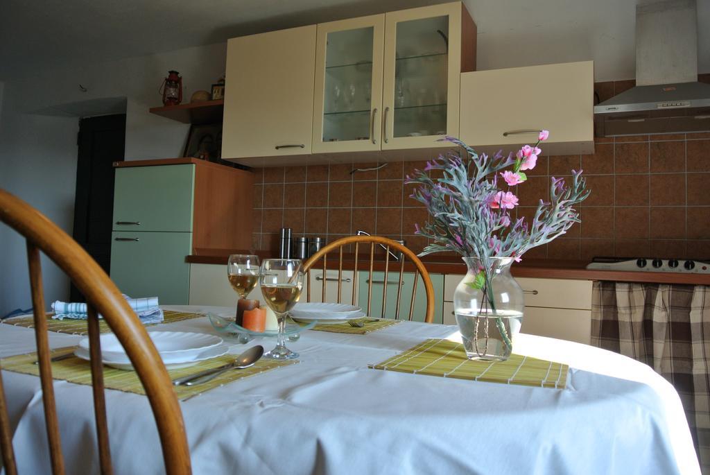 Kaprije Mistral Apartment Екстер'єр фото