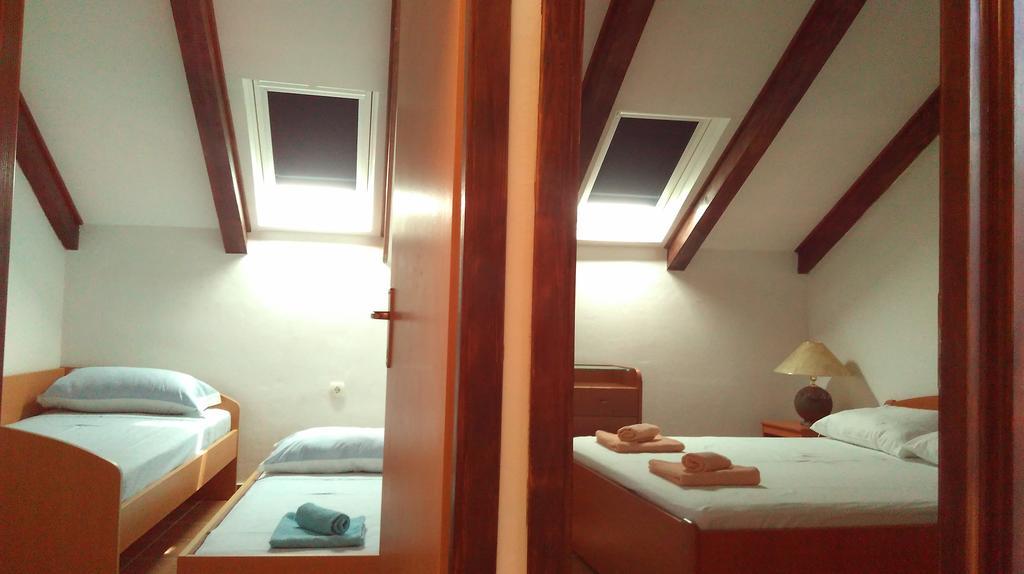 Kaprije Mistral Apartment Екстер'єр фото